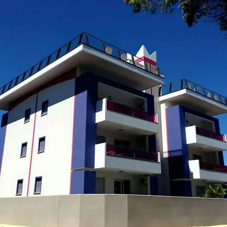 Comfy Ground-floor Steps Form The Apartman *